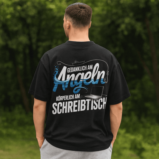 Oversize Shirt gedanklich am Angeln